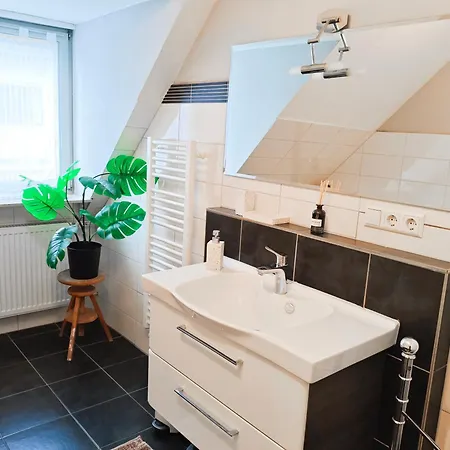 Zen Maisonette - 2 Schlafzimmer - Grosszuegiger Wohn- Essbereich - Kueche Apartment Karlsruhe